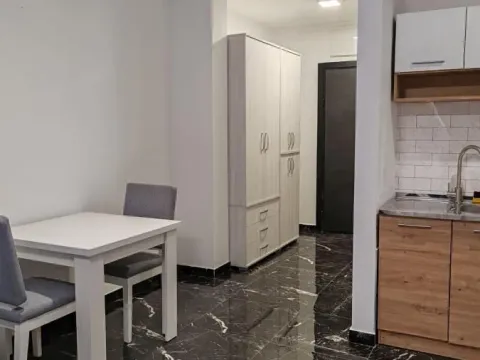Izdavanje, garsonjera, 26m², Bulevar Evrope, Novi Sad Sve Podlokacije - image 2