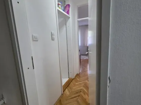 Izdavanje, dvosoban stan, 55m², Bulevar Oslobodjenja, Novi Sad Sve Podlokacije - image 12