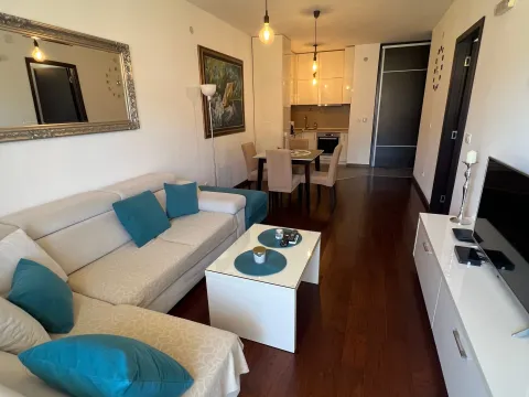 Izdavanje, jednosoban stan, 60m², Centar, Bar - image 2