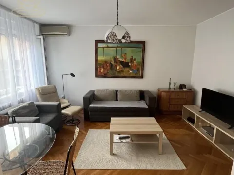 Izdavanje, trosoban stan, 61m², Stari Grad, Beograd