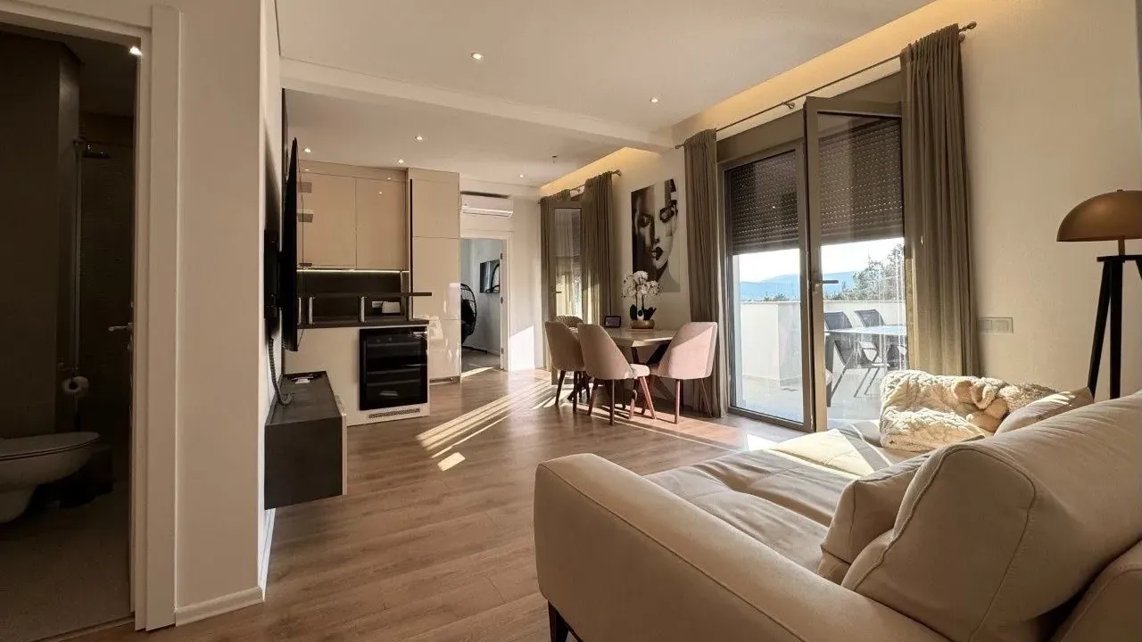 Sale, two bedroom apartment, 90m², Tivat, Crna Gora