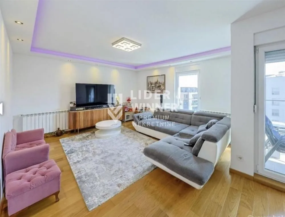 Prodaja, četvorosoban stan, 91m², Zemun Sve Podlokacije, Beograd