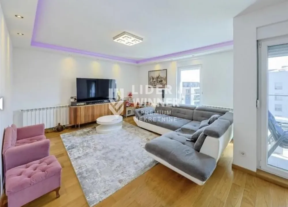 Prodaja, četvorosoban stan, 91m², Zemun Sve Podlokacije, Beograd