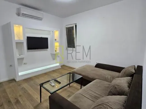 Izdavanje, dvosoban stan, 68m², Stari Aerodrom, Podgorica - image 6