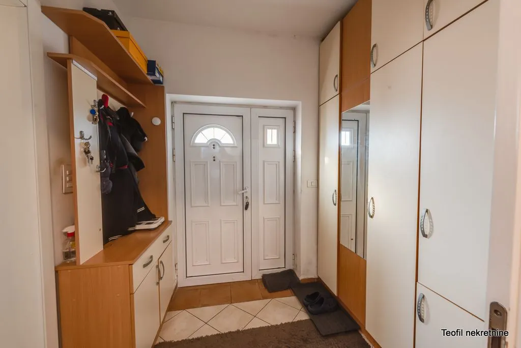 Prodaja, trosoban stan, 71m², Brace Jerković, Voždovac Sve Podlokacije
