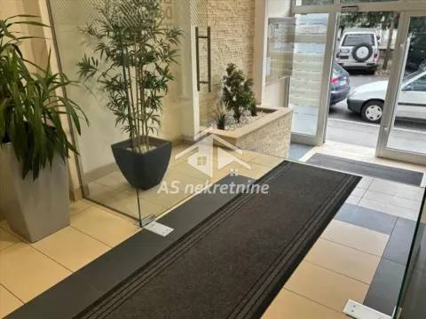 Rent, two bedroom apartment, 40m², Stari Grad, Beograd - image 25