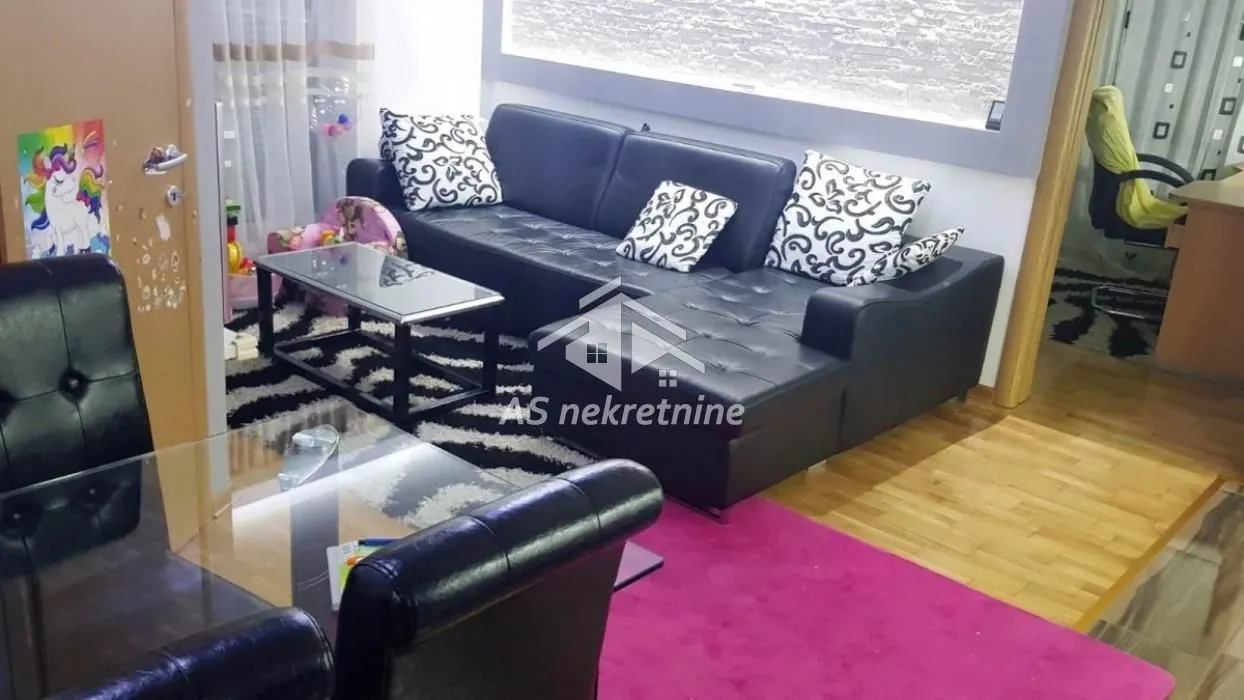 Izdavanje, trosoban stan, 55m², Crveni Krst, Beograd