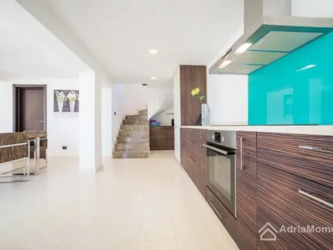 Sale, house, 240m², Zabrđe, Herceg Novi - image 4