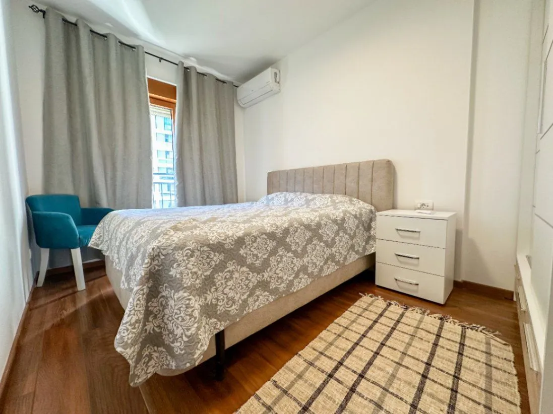 Izdavanje, dvosoban stan, 69m², Master Kvart, Podgorica