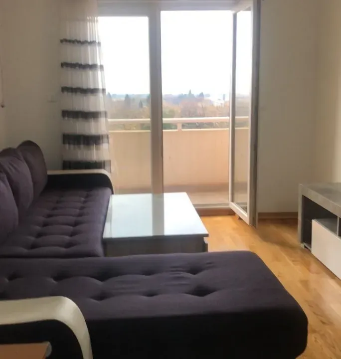 Izdavanje, jednosoban stan, 40m², Tuški Put, Podgorica