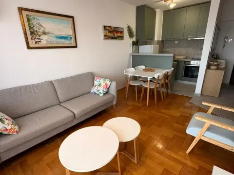 Izdavanje, stan, 44m², Tivat, Crna Gora - image 4