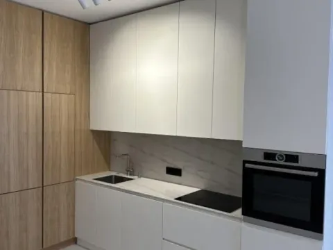 Izdavanje, trosoban stan, 81m², Kotor, Crna Gora - image 2