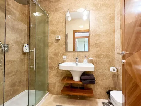 Izdavanje, dvosoban stan, 65m², Centar, Podgorica - image 8