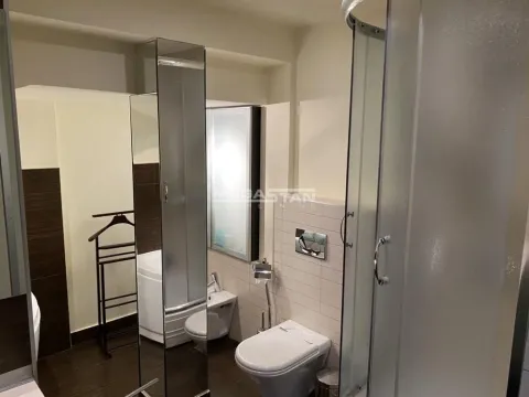 Izdavanje, trosoban stan, 92m², Stari Grad, Beograd - image 9