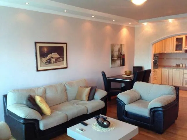 Prodaja, dvosoban stan, 76m², Preko Morače, Podgorica