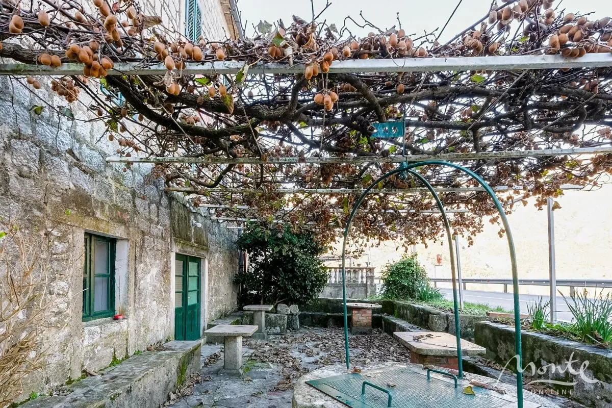 Prodaja, kuća, 333m², Kostanjica, Kotor