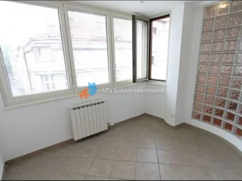 Izdavanje, stan, 205m², Čubura, Beograd - image 9