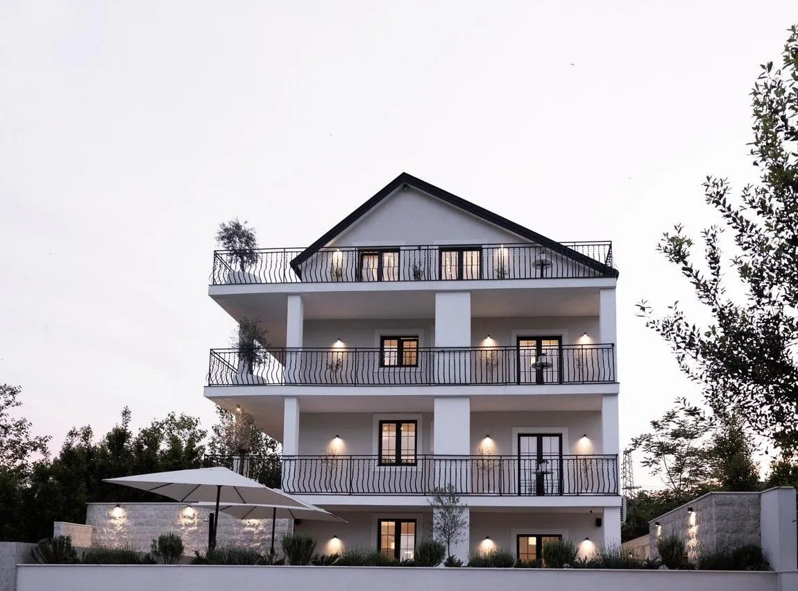 Prodaja, kuća, 424m², Tivat, Crna Gora