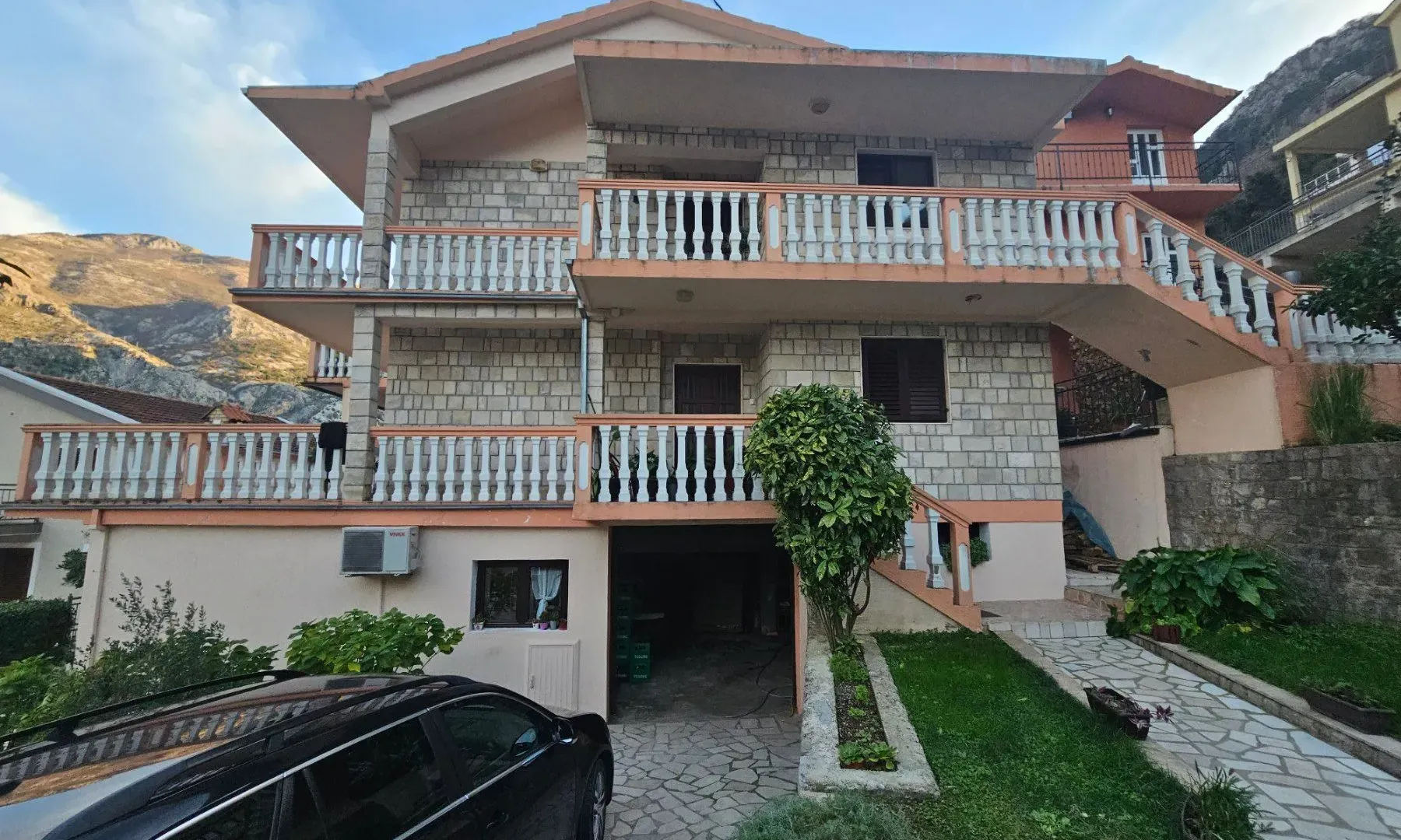 Prodaja, kuća, 423m², Muo, Kotor