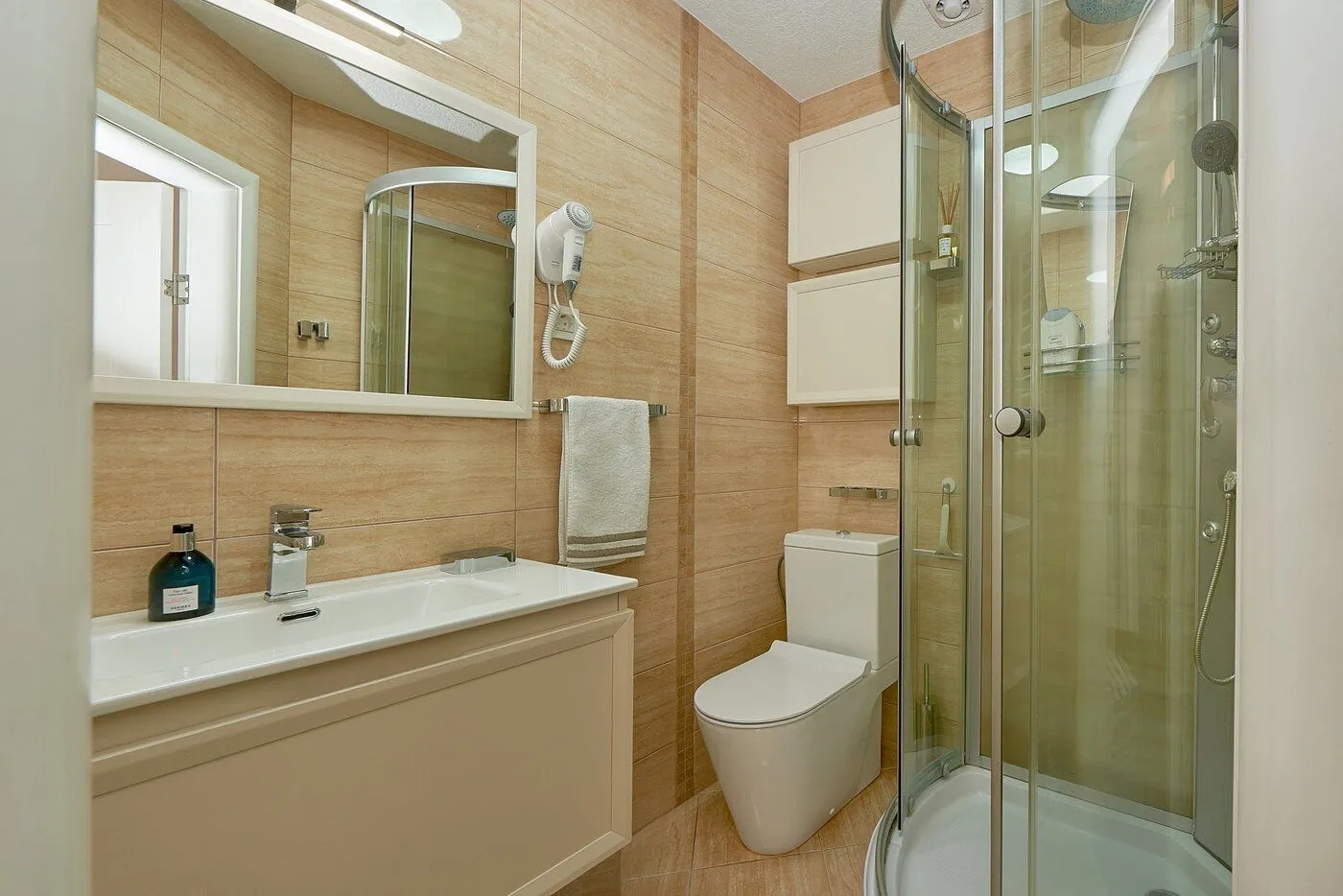 Sale, three bedroom apartment, 150m², Bečići, Budva