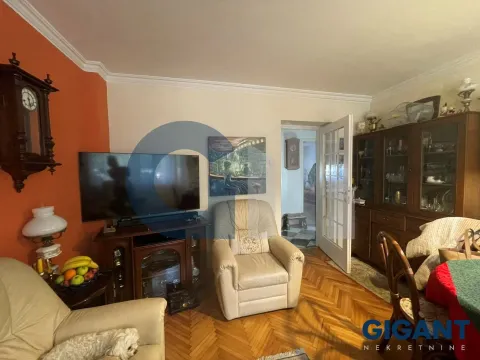 Prodaja, četvorosoban stan, 70m², Zemun Kalvarija, Zemun Sve Podlokacije - image 3