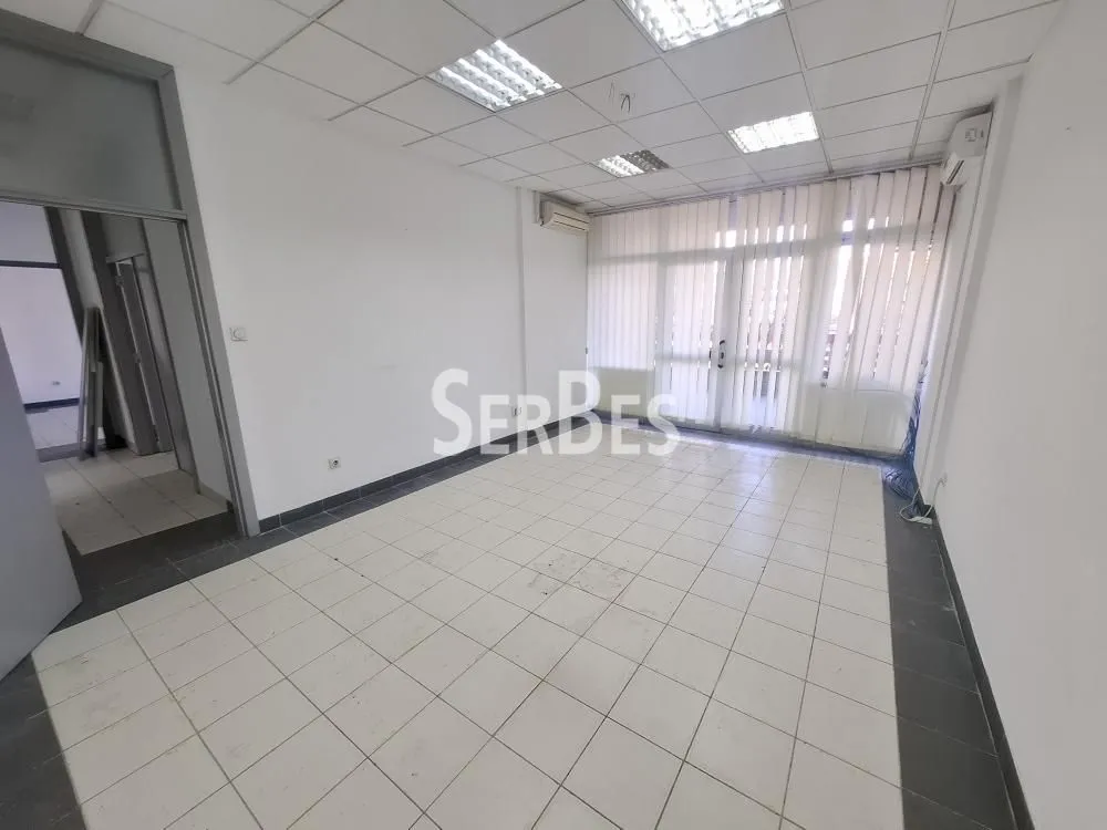 Rent, office space, 400m², Bulevar Oslobodjenja, Novi Sad Sve Podlokacije