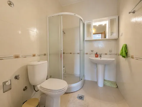 Prodaja, četvorosoban stan, 173m², Petrovac, Budva - image 9