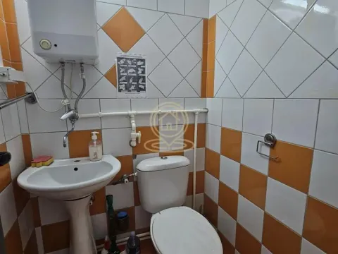 Izdavanje, poslovni prostor, 44m², Centar, Kragujevac - image 6