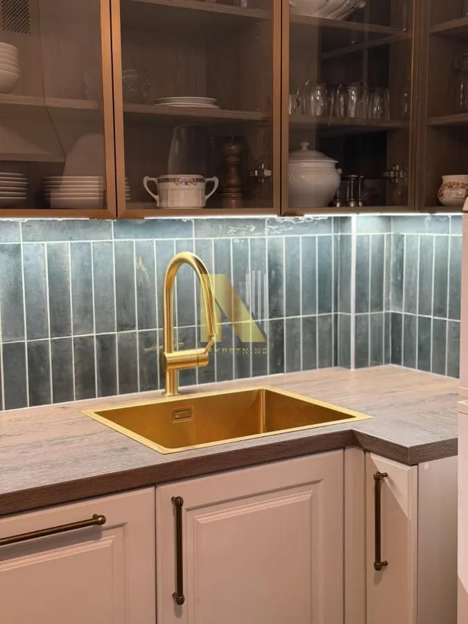 Izdavanje, jednosoban stan, 75m², Stari grad, Novi Sad