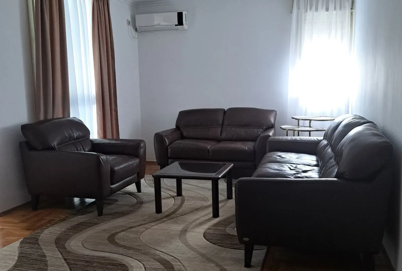 Izdavanje, trosoban stan, 103m², Blok 5, Podgorica