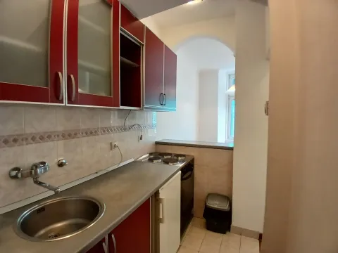 Izdavanje, jednosoban stan, 25m², Stari Grad, Beograd - image 12