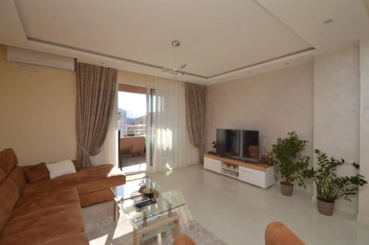 Prodaja, dvosoban stan, 84m², Tivat, Crna Gora