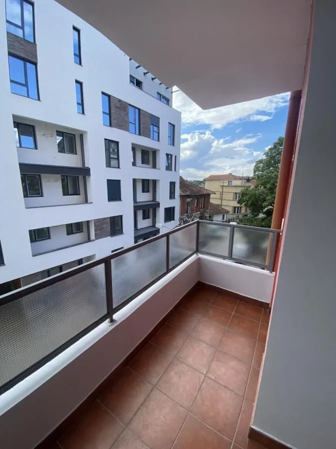 Izdavanje, dvosoban stan, 73m², Crveni Pevac, Niš