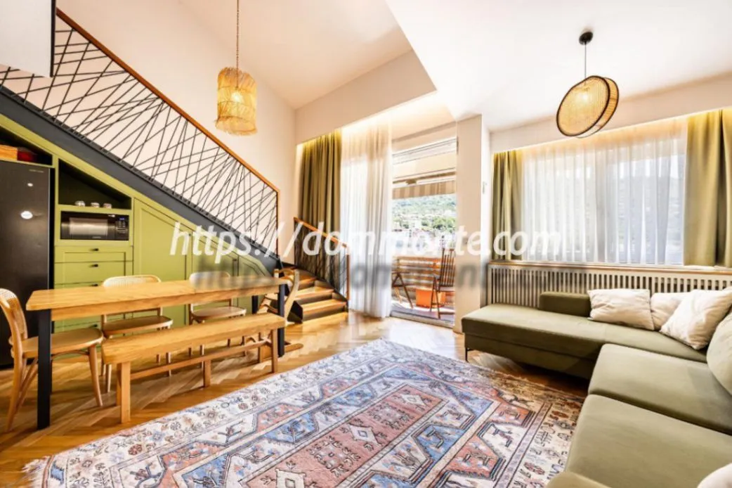 Izdavanje, dvosoban stan, 72m², Centar, Tivat