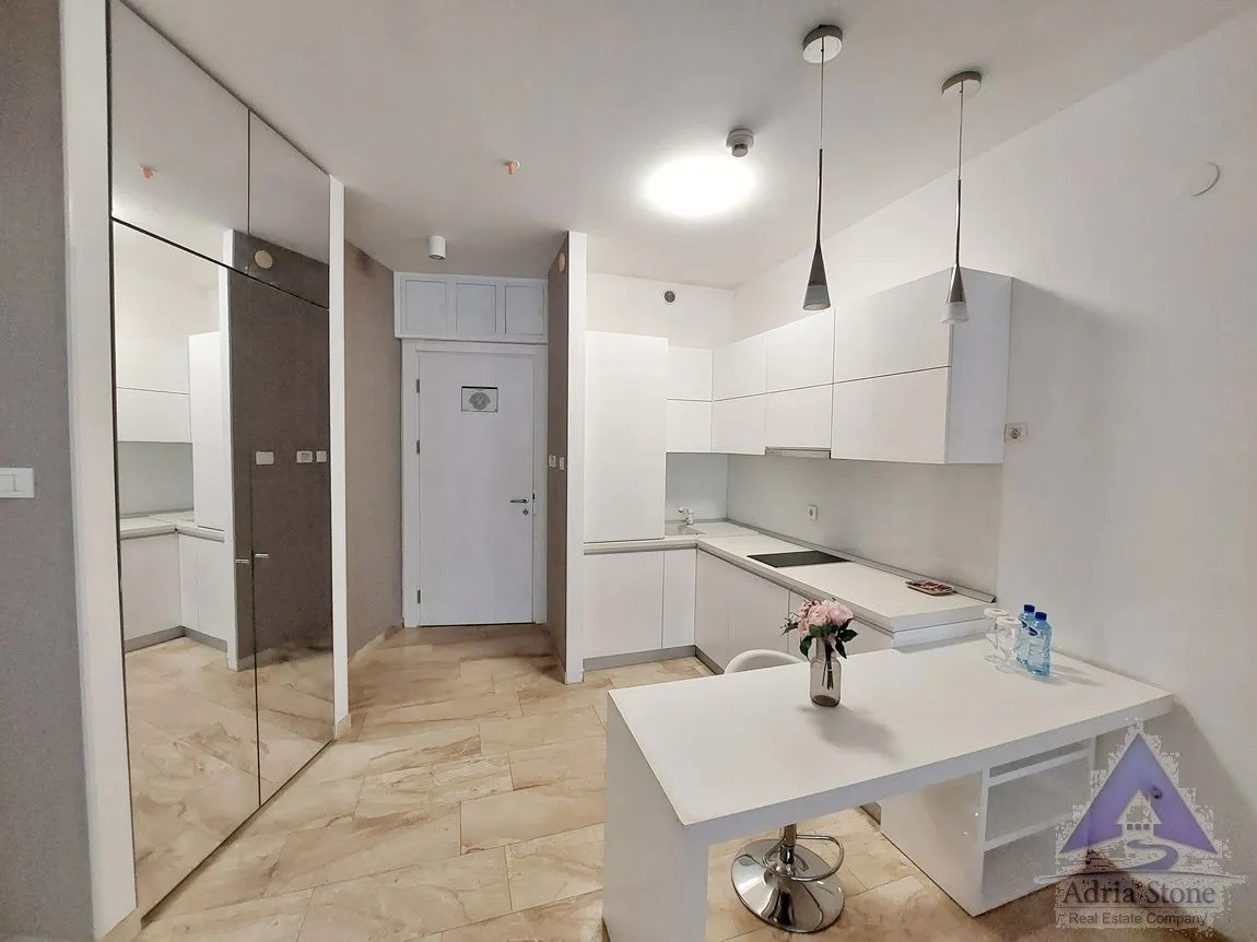 Sale, one bedroom apartment, 64m², Centar, Budva