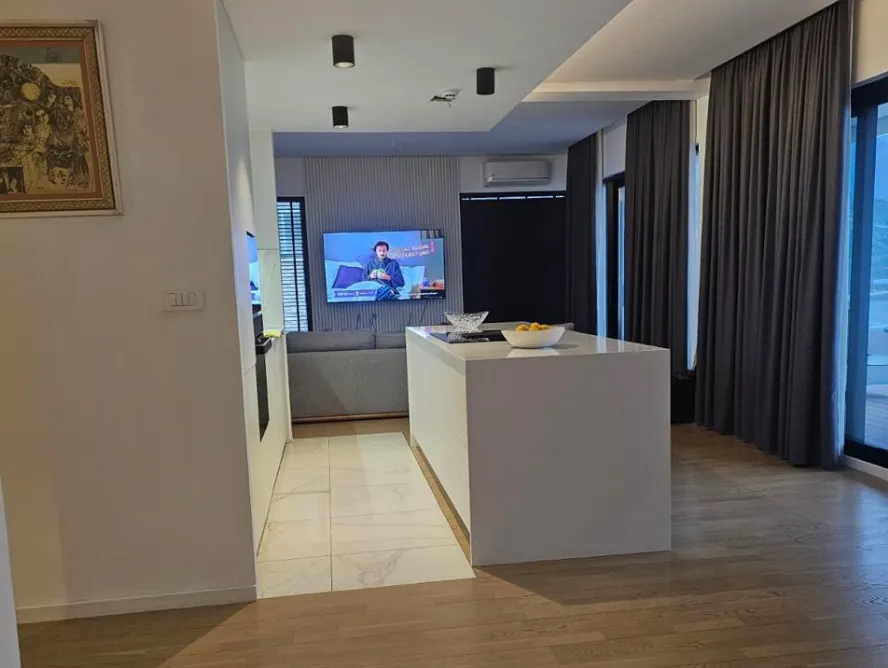 Prodaja, trosoban stan, 262m², Budva, Crna Gora