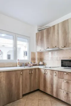 Rent, one bedroom apartment, 45m², Lazi, Budva - image 2