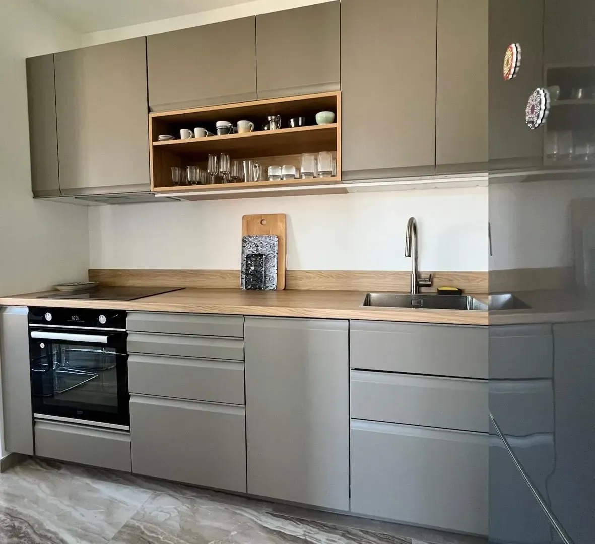 Izdavanje, trosoban stan, 81m², Pod Kuk, Tivat