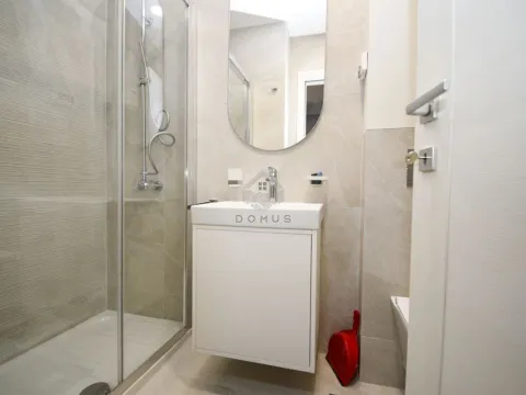 Izdavanje, jednosoban stan, 42m², Central Point, Podgorica - image 19