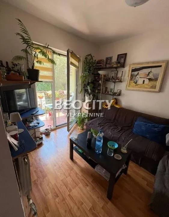 Prodaja, stan, 30m², Kneževac, Beograd