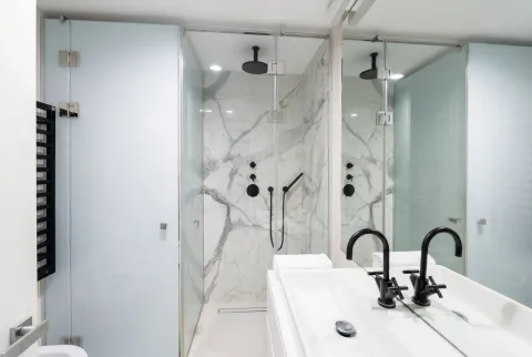 Rent, two bedroom apartment, 98m², Budva, Crna Gora - image 16