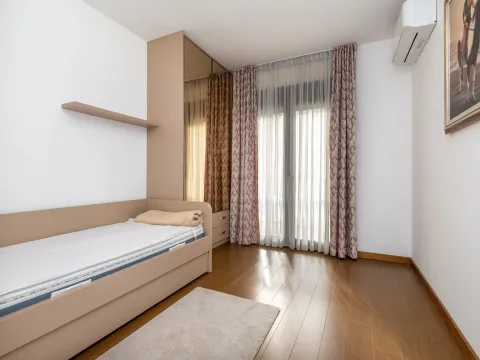 Izdavanje, trosoban stan, 93m², Ljubović, Podgorica - image 7