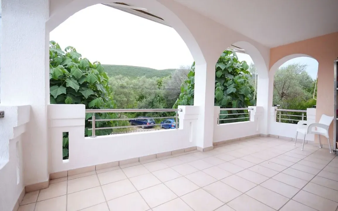 Prodaja, kuća, 186m², Krašići, Tivat