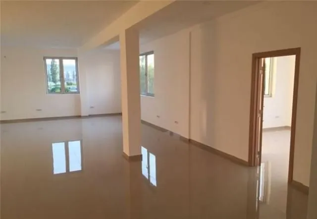 Izdavanje, poslovni prostor, 2500m², Leštane, Grocka