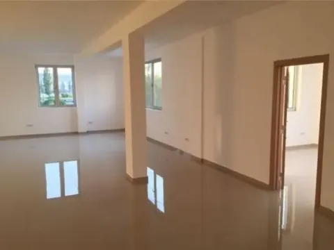 Rent, office space, 2500m², Leštane, Grocka