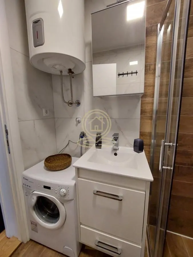 Izdavanje, jednosoban stan, 25m², Autokomanda, Voždovac Sve Podlokacije