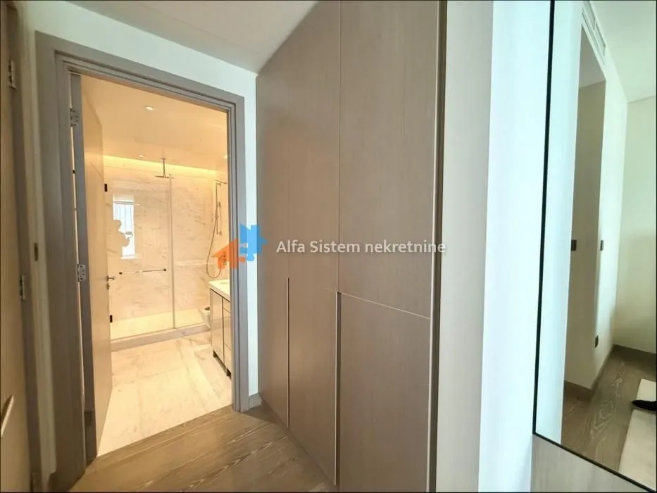 Izdavanje, dvosoban stan, 74m², Savski Venac, Beograd