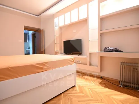 Izdavanje, dvosoban stan, 68m², Centar, Podgorica - image 6