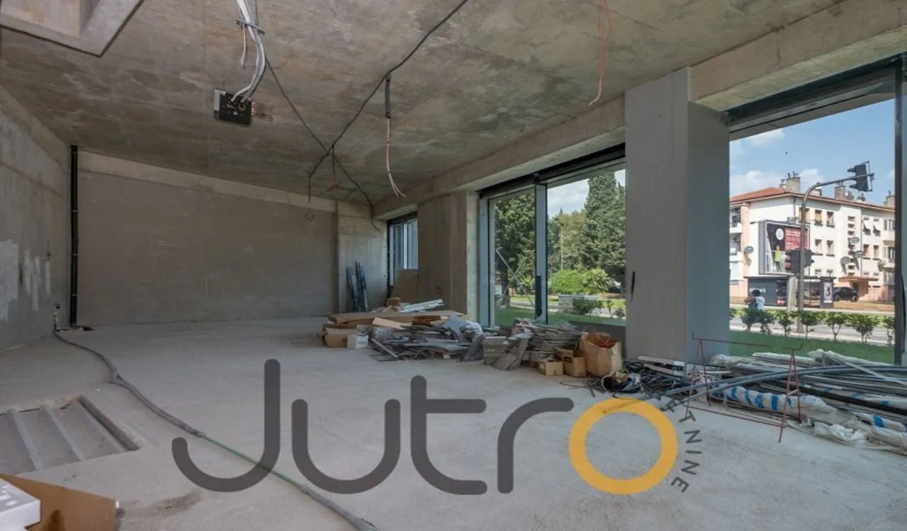 Izdavanje, poslovni prostor, 378m², Podgorica, Crna Gora