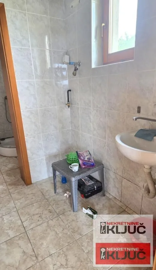 Izdavanje, poslovni prostor, 60m², Futog, Novi Sad Sve Podlokacije